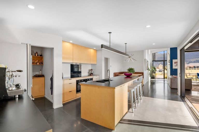 Photo of property in 17 Dingle Street, Lake Hawea, Wanaka, 9382