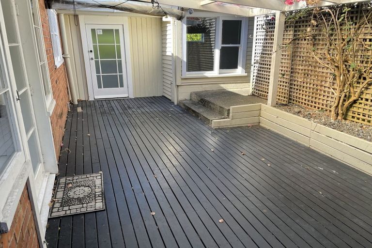 Photo of property in 2/245 Lake Road, Belmont, Auckland, 0622