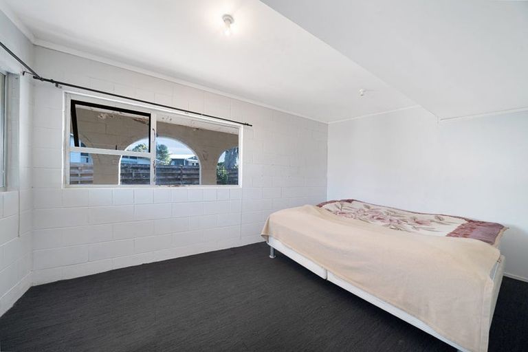 Photo of property in 381 Triangle Road, Henderson, Auckland, 0610