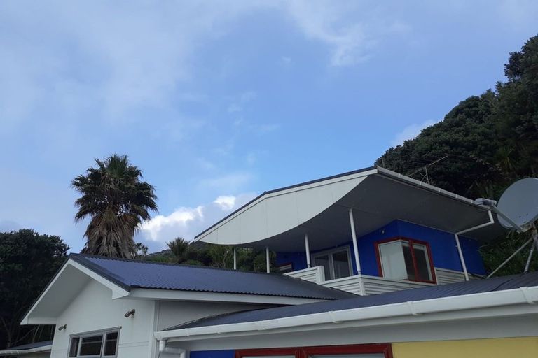 Photo of property in 35 Piha Road, Piha, New Lynn, 0772