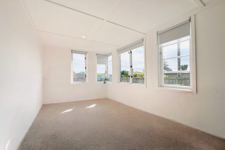 Photo of property in 279 Massey Road, Mangere East, Auckland, 2024