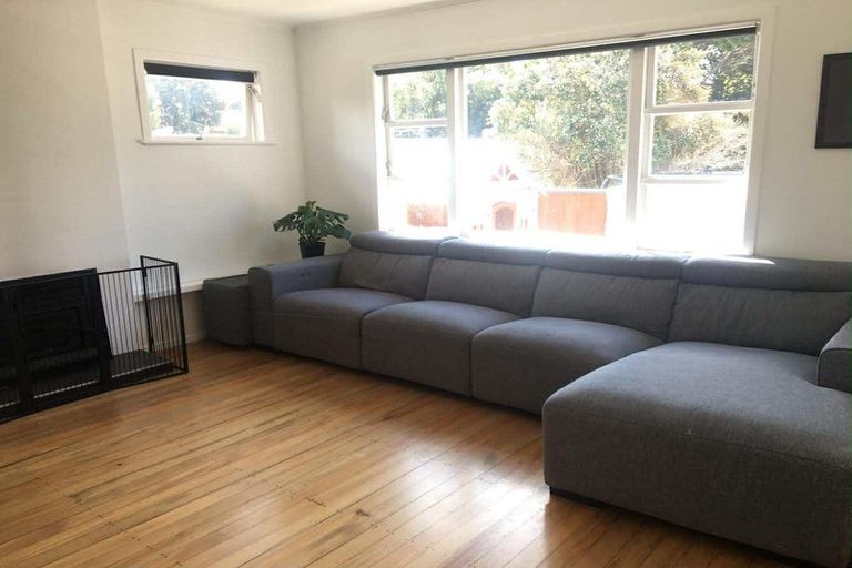 Photo of property in 12 Alston Avenue, Kelston, Auckland, 0602