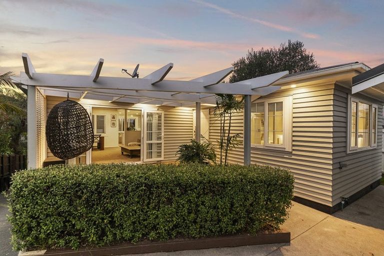 Photo of property in 18 Apirana Avenue, Glen Innes, Auckland, 1072