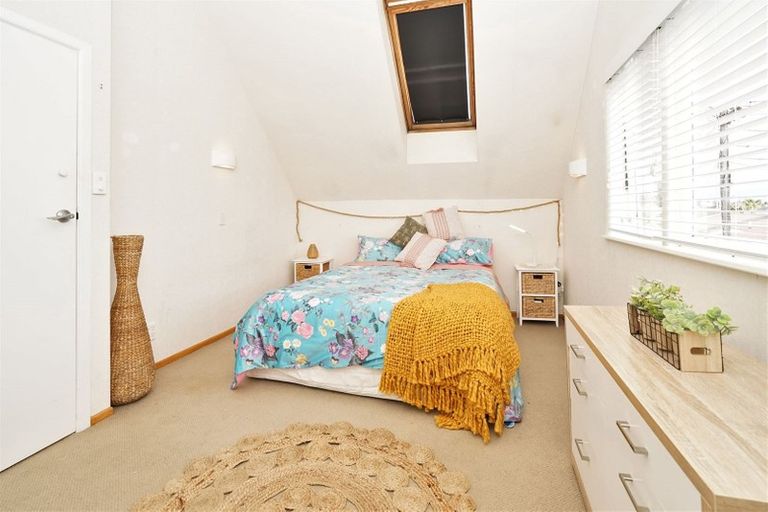 Photo of property in 30 Braid Road, St Andrews, Hamilton, 3200