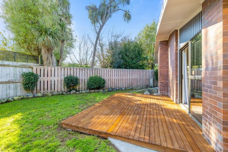 Photo of property in 2/27 Tuirau Place, Ilam, Christchurch, 8041