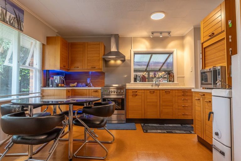 Photo of property in 10 Parkdale Place, Glenview, Hamilton, 3206