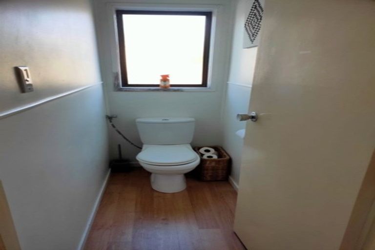 Photo of property in 3 Mistletoe Place, Browns Bay, Auckland, 0630