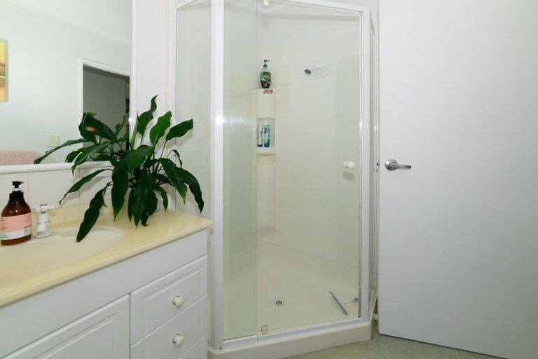 Photo of property in 54 Huia Street, Waikanae, 5036