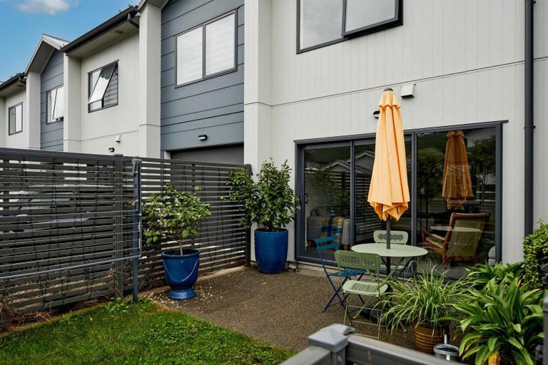 Photo of property in 12 Bluff Road, Kenepuru, Porirua, 5022