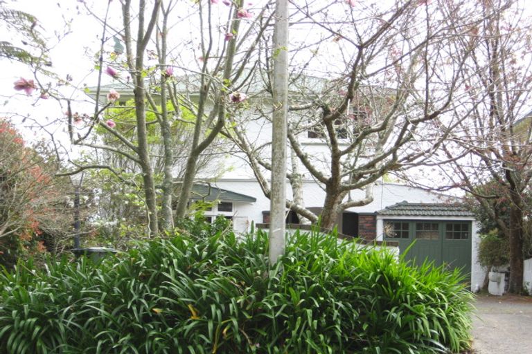 Photo of property in 5 Fillis Street, New Plymouth, 4310