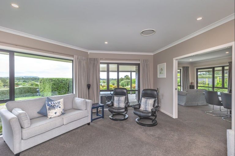 Photo of property in 43 Ohau Terraces, Ohau, Levin, 5570