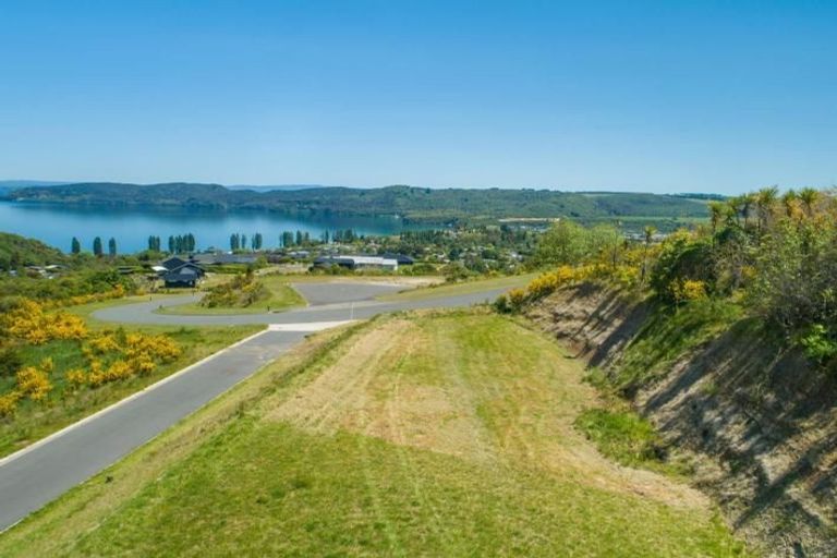 Photo of property in 1 Sparrowhawk Way, Kinloch, Taupo, 3377