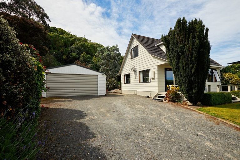 Photo of property in 40 Kotare Place, South Bay, Kaikoura, 7300
