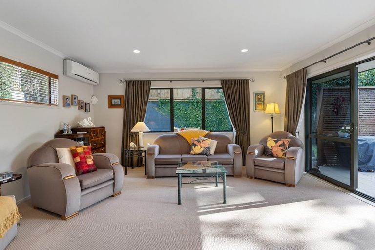 Photo of property in 11 Grovenor Drive, Orewa, 0931