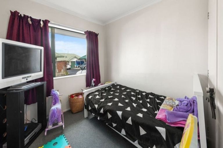 Photo of property in 1/11 Solveig Place, Randwick Park, Auckland, 2105