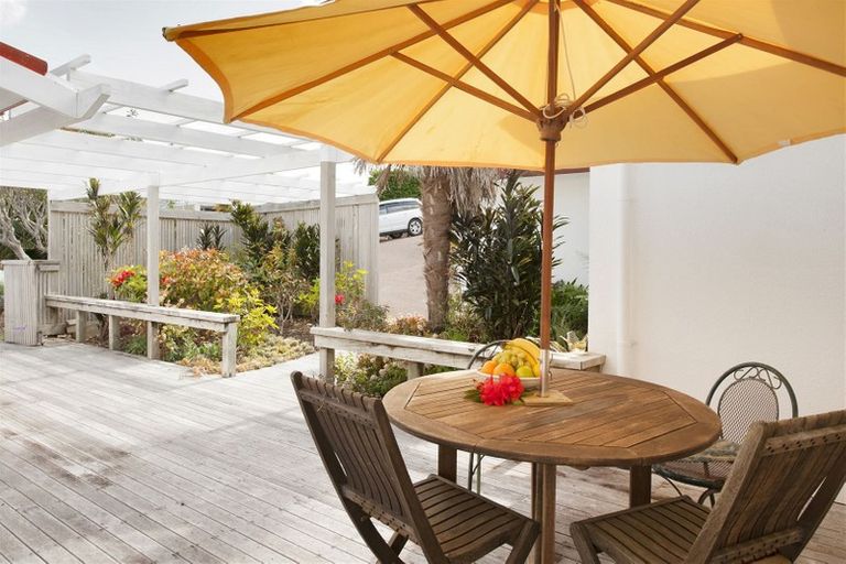 Photo of property in 61 Doves Bay Road, Kerikeri, 0294