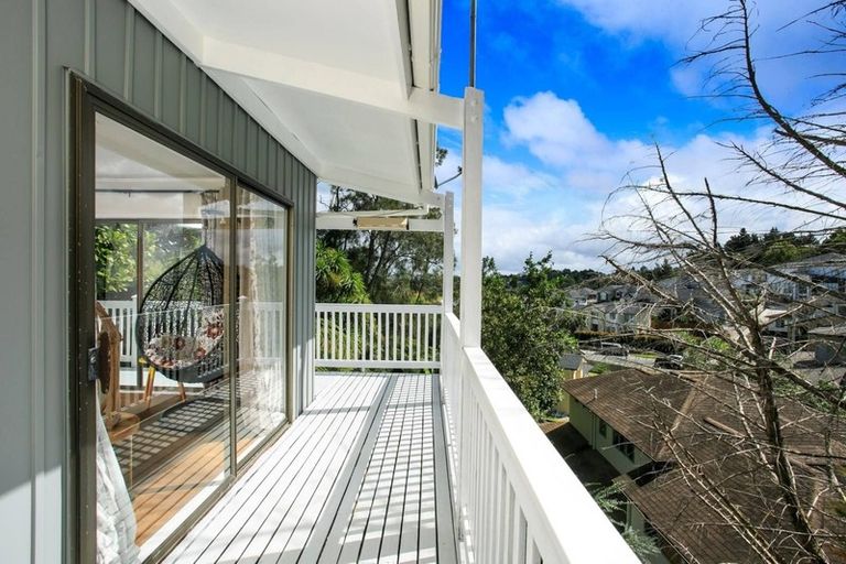 Photo of property in 990 East Coast Road, Northcross, Auckland, 0632