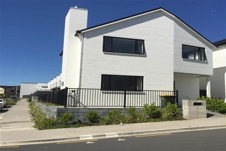 Photo of property in 9 Frances Bryers Road, Hobsonville, Auckland, 0616