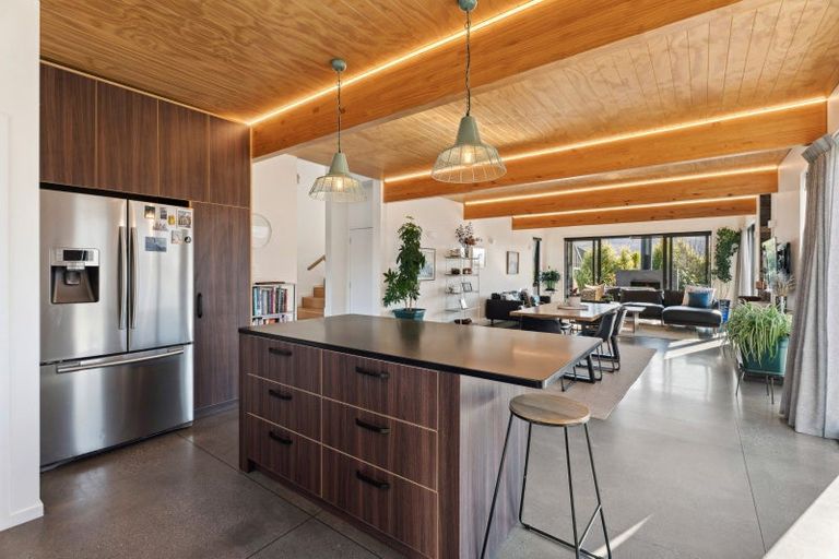 Photo of property in 28 Falconer Rise, Jacks Point, Queenstown, 9371