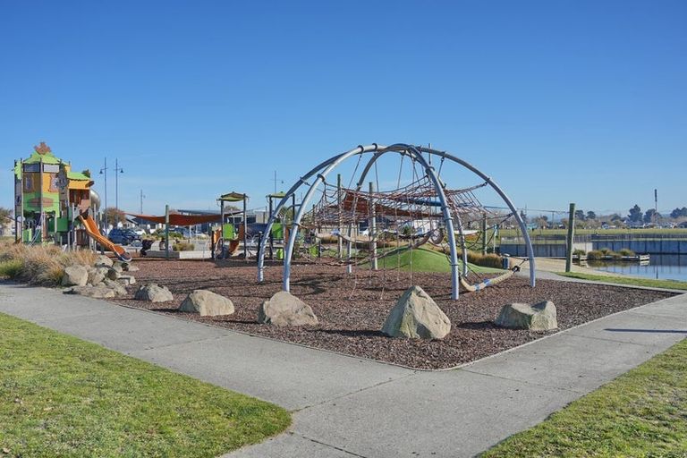 Photo of property in 28 Te Hurunui Drive, Pegasus, 7612