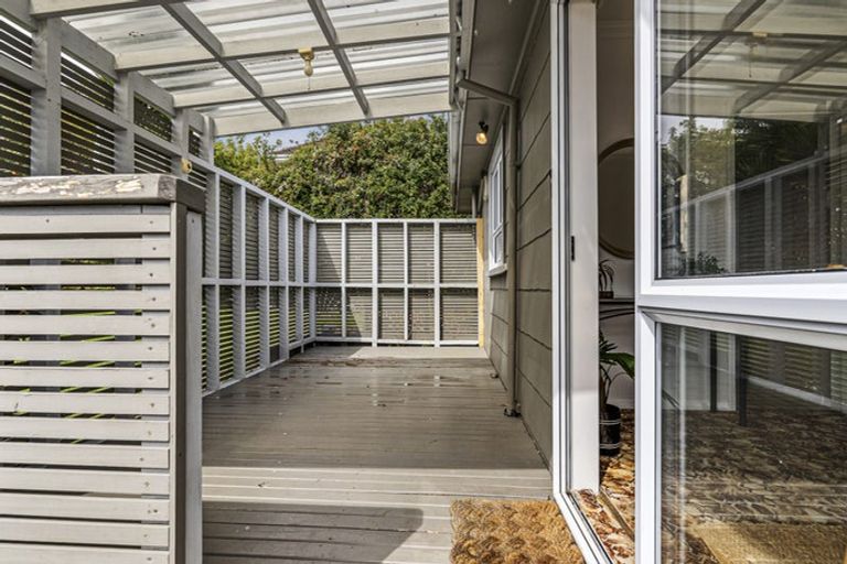 Photo of property in 60 Wallath Road, Westown, New Plymouth, 4310