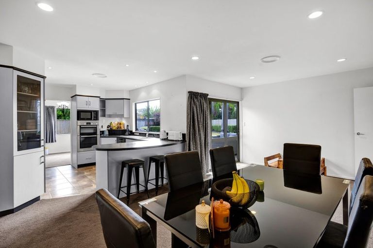 Photo of property in 3 Beech Place, Hawera, 4610