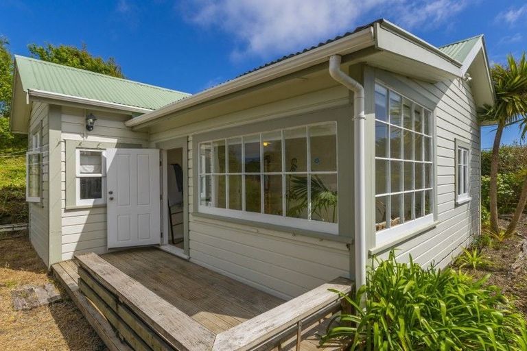 Photo of property in 69 Waimea Road, Waikanae Beach, Waikanae, 5036