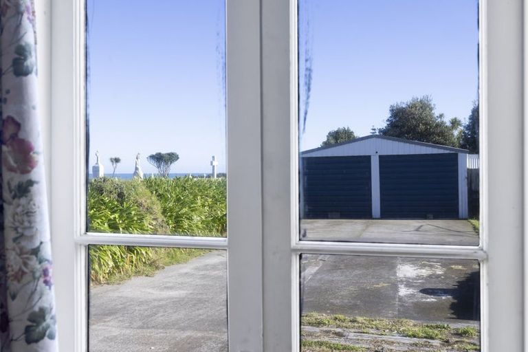 Photo of property in 2 Wilson Road, Opunake, 4616