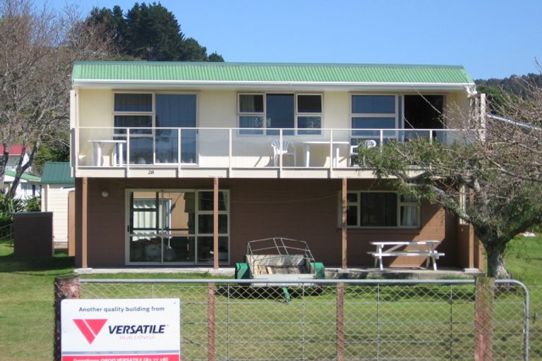 Photo of property in 28 Marine Parade, Cooks Beach, Whitianga, 3591