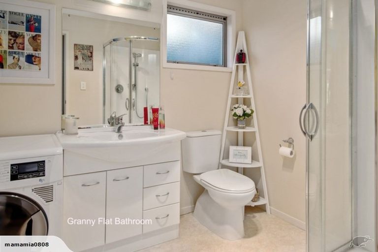 Photo of property in 28 Treeway, Sunnyhills, Auckland, 2010