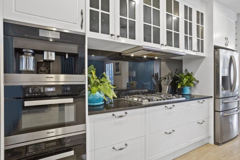 Photo of property in 112 Admirals Court Drive, Greenhithe, Auckland, 0632