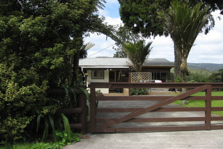 Photo of property in 10 Steam Hauler Track, Waitakere, Henderson, 0782