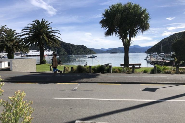 Photo of property in 11-19 Wellington Street, Picton, 7220