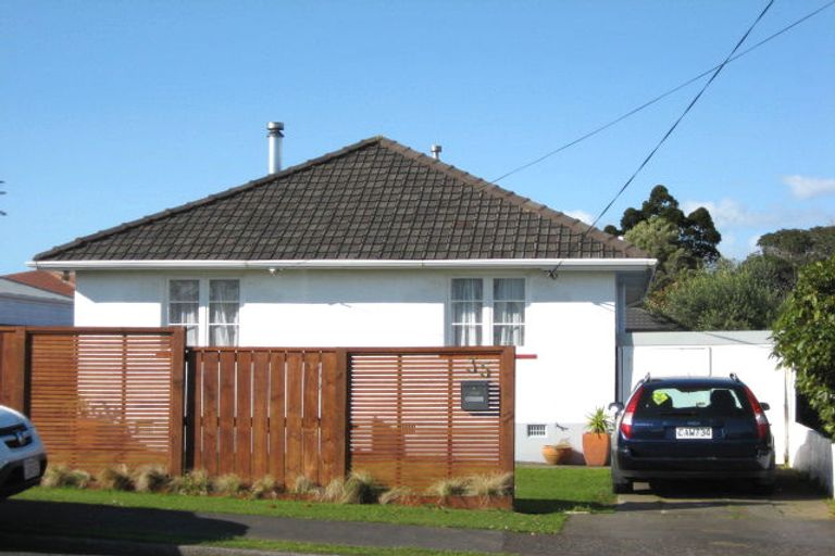 Photo of property in 35 Lismore Street, Strandon, New Plymouth, 4312