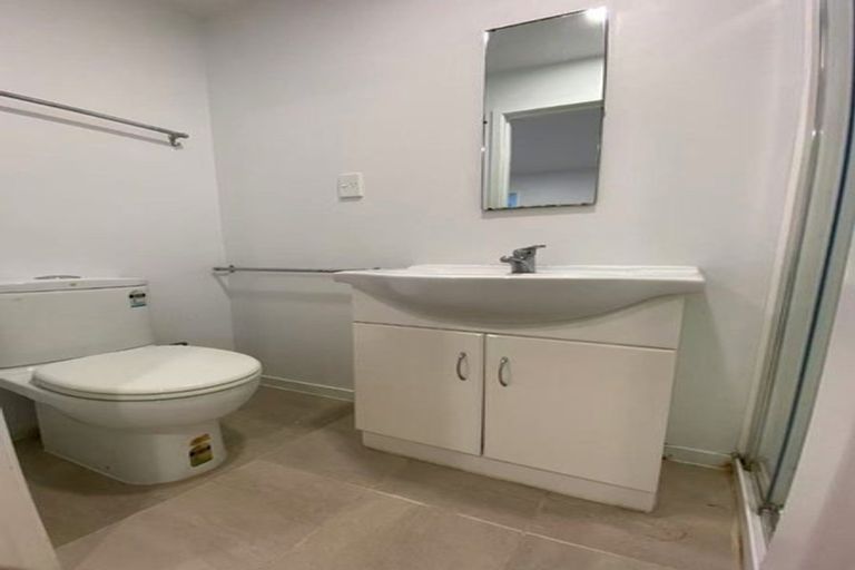 Photo of property in 29 Ayton Drive, Totara Vale, Auckland, 0629