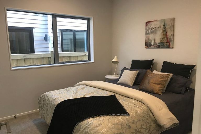 Photo of property in 10 Wyon Way, Flat Bush, Auckland, 2016