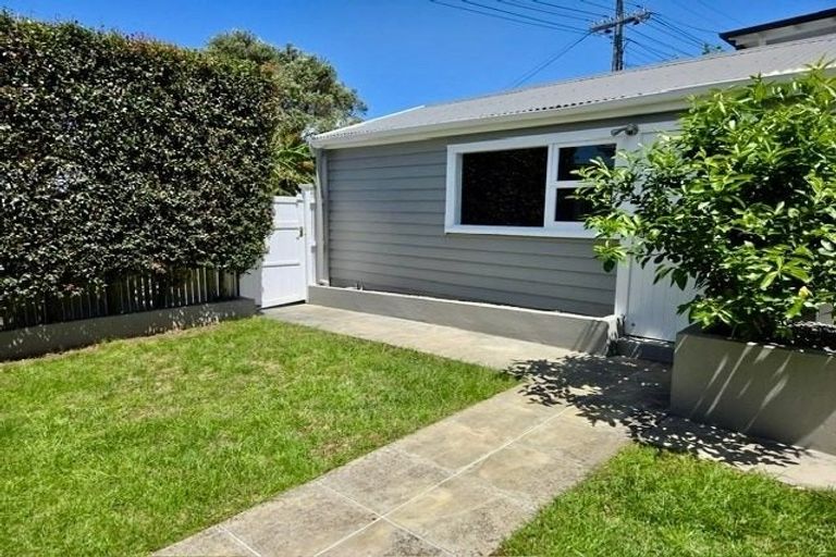 Photo of property in 33 Church Street, Devonport, Auckland, 0624