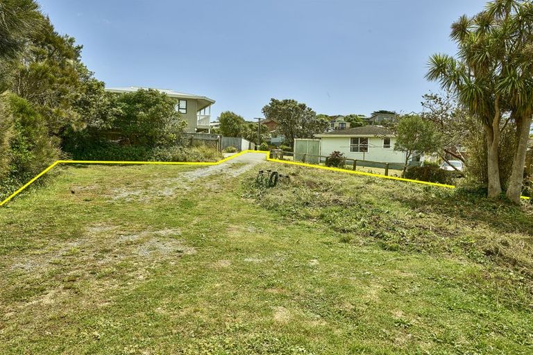 Photo of property in 61 Pikarere Street, Titahi Bay, Porirua, 5022