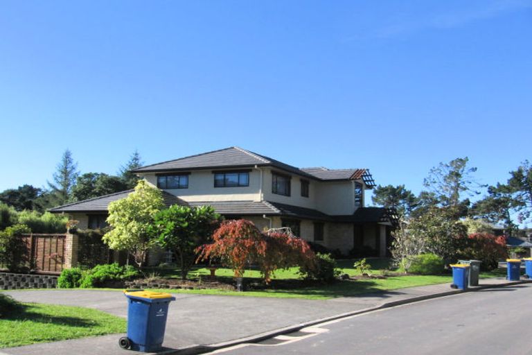 Photo of property in 8 Greenwoods Close, Titirangi, Auckland, 0604