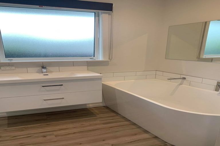 Photo of property in 10 Condell Avenue, Papanui, Christchurch, 8053