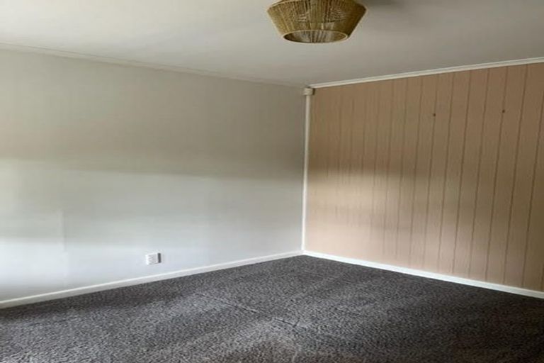 Photo of property in 802 West Coast Road, Oratia, Auckland, 0604