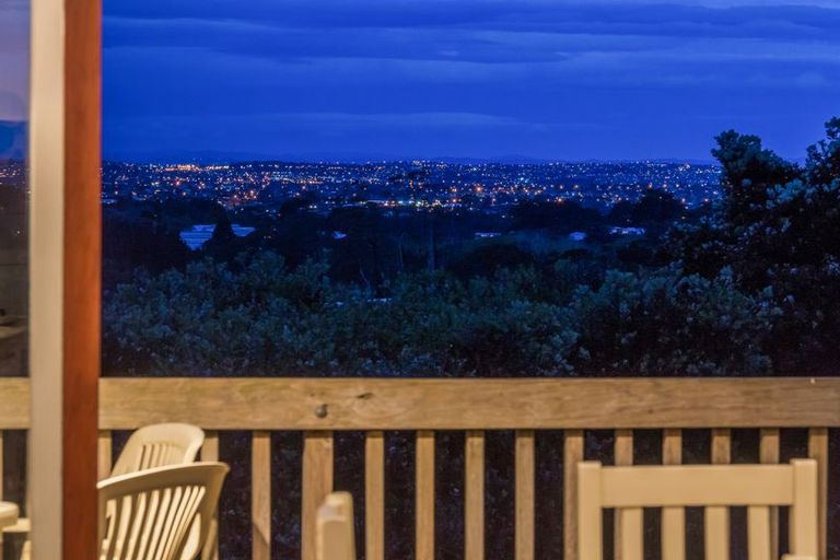 Photo of property in 83 Sunnyvale Road, Massey, Auckland, 0614