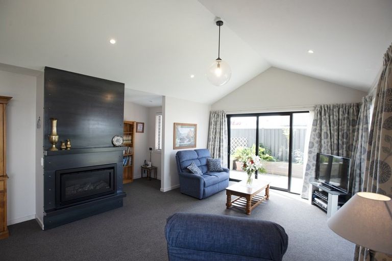 Photo of property in 216 Park Street, Winton, 9720