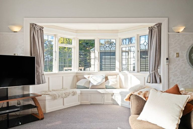 Photo of property in 70 Easther Crescent, Kew, Dunedin, 9012