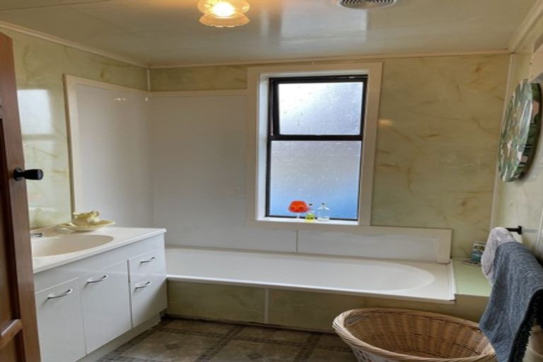 Photo of property in 416 Great North Road, Winton, 9720