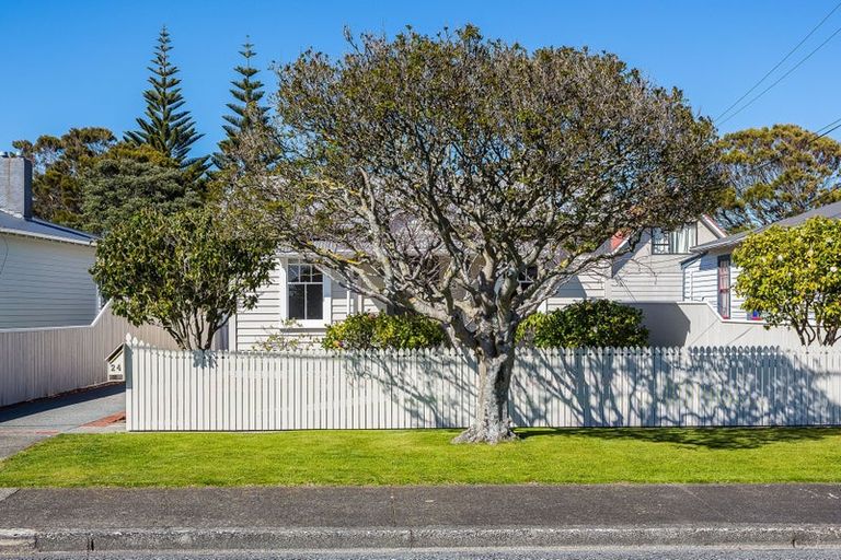 Photo of property in 24 Elizabeth Street, Moera, Lower Hutt, 5010