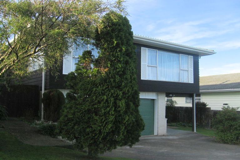 Photo of property in 8 Lauderdale Road, Papakowhai, Porirua, 5024