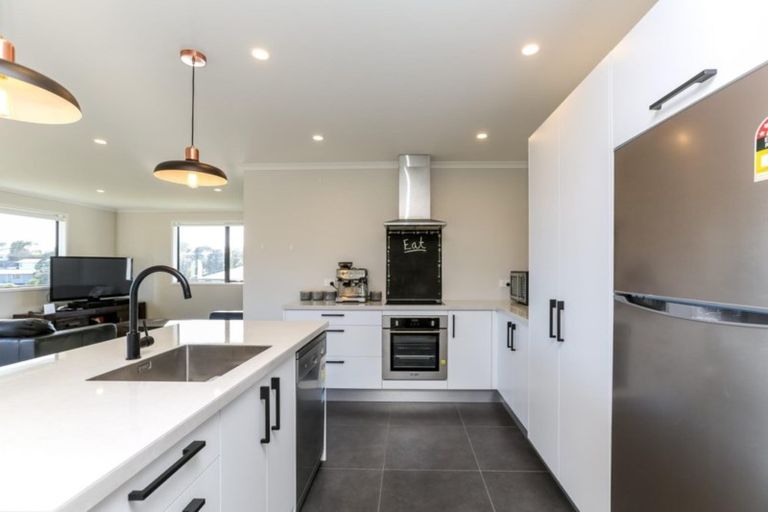 Photo of property in 2/59 Wallath Road, Westown, New Plymouth, 4310