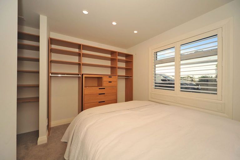 Photo of property in 1/2 Hood Street, Mount Victoria, Wellington, 6011