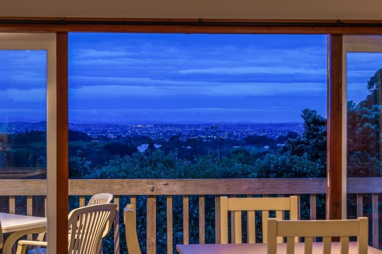 Photo of property in 83 Sunnyvale Road, Massey, Auckland, 0614